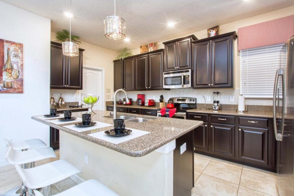 Pool Home With Privacy, Bbq, Mickey Room - 3500Pp